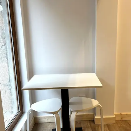 Apartman Ultra-central Cozy Flat, Steps From Everything