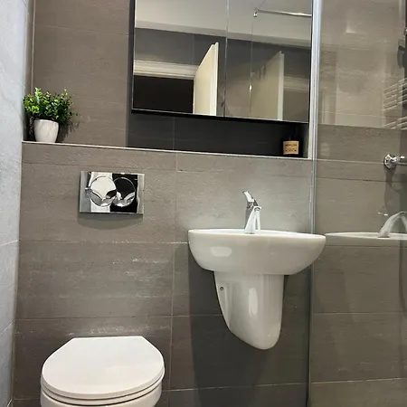 Ultra-central Cozy Flat, Steps From Everything Apartman