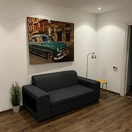 Ultra-central Cozy Flat, Steps From Everything