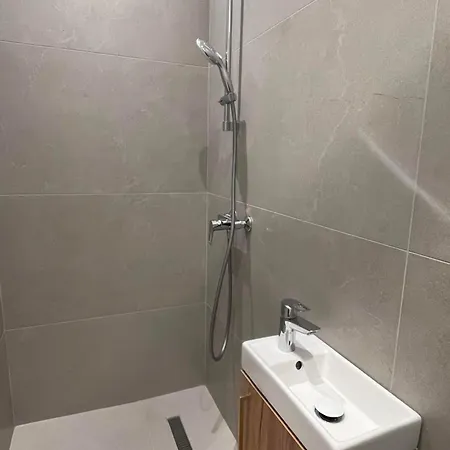 Ultra-central Cozy Flat, Steps From Everything Apartman