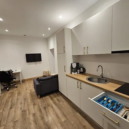 Ultra-central Cozy Flat, Steps From Everything Apartman *